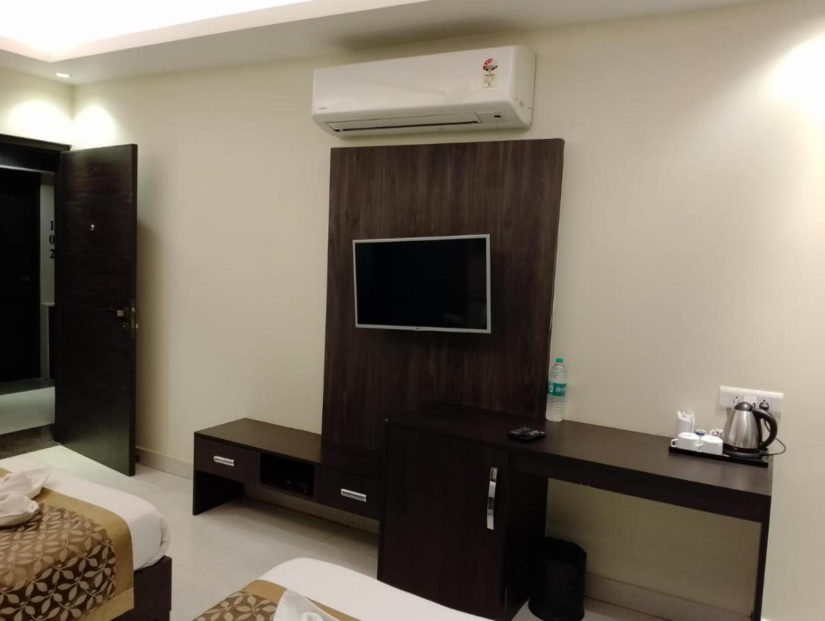 Hotel Solitaire Chinhat 外观 照片