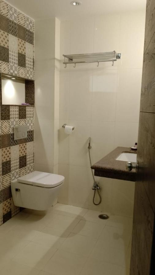 Hotel Solitaire Chinhat 外观 照片