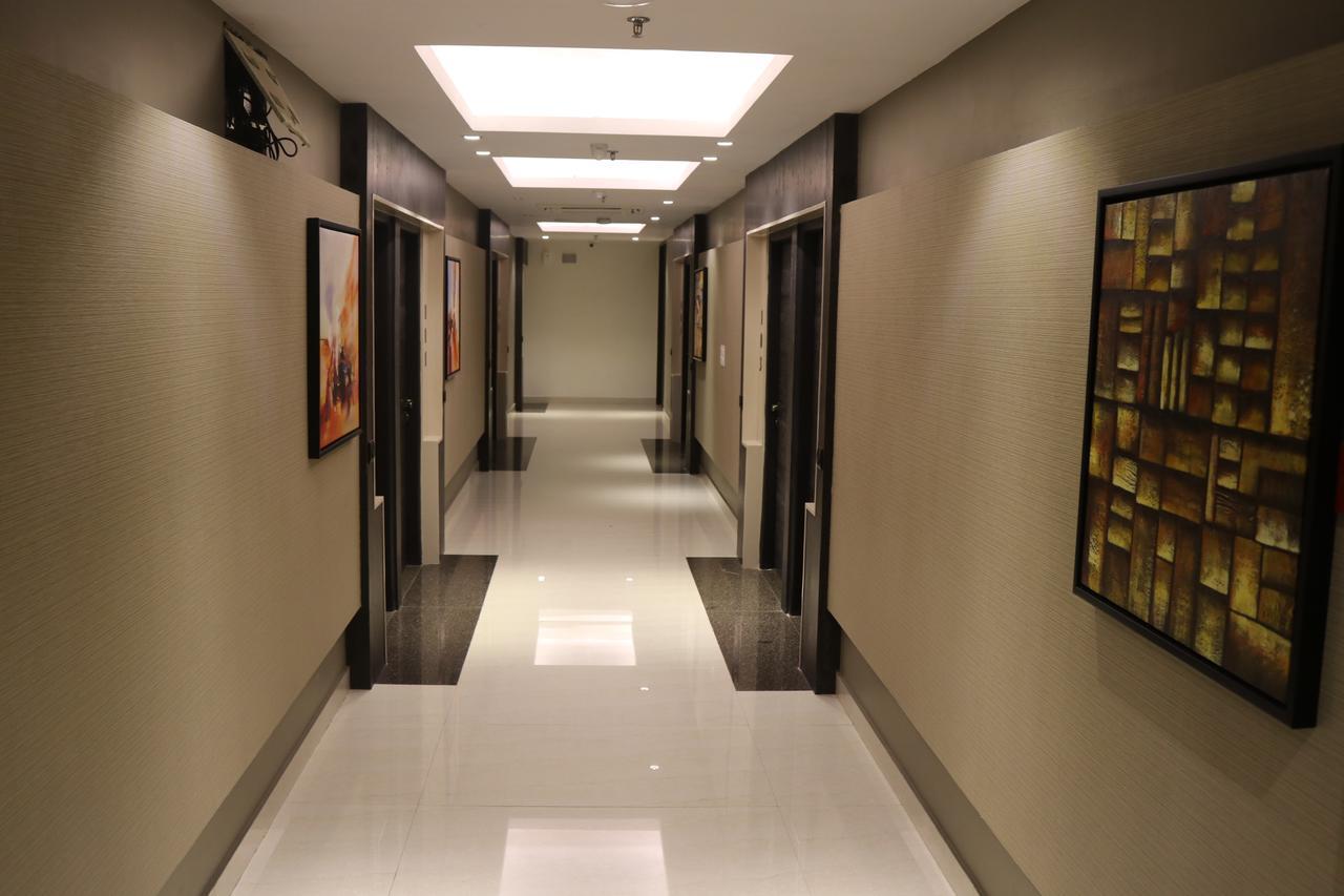 Hotel Solitaire Chinhat 外观 照片