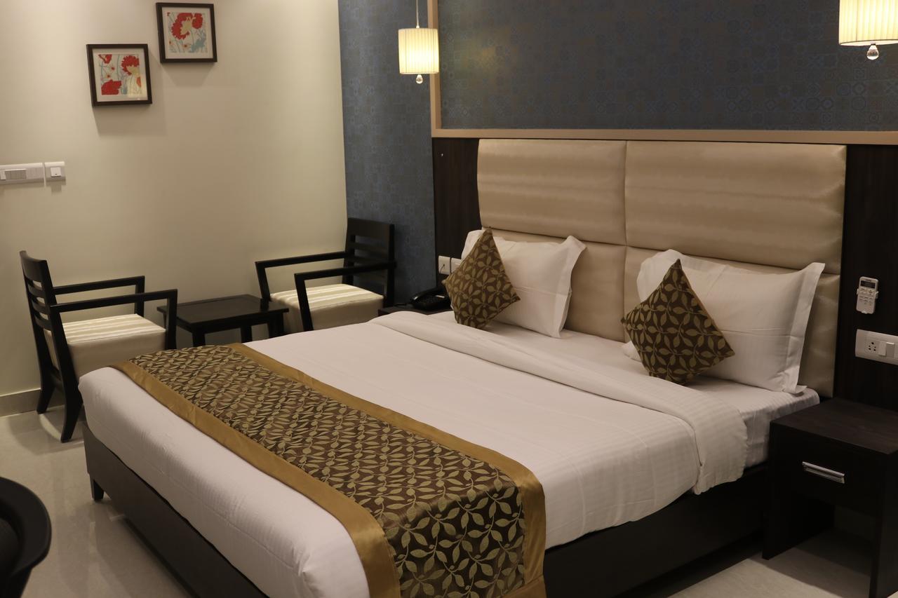 Hotel Solitaire Chinhat 外观 照片