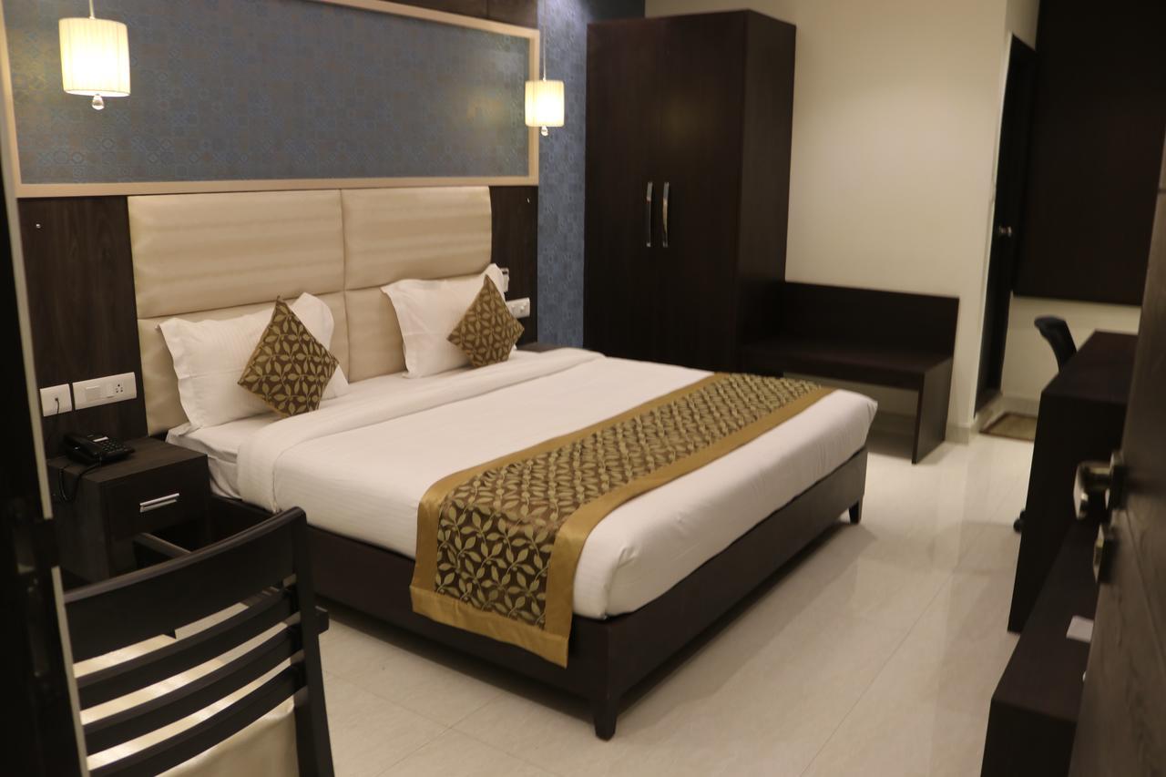 Hotel Solitaire Chinhat 外观 照片