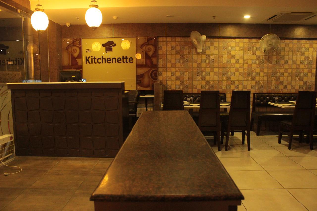 Hotel Solitaire Chinhat 外观 照片