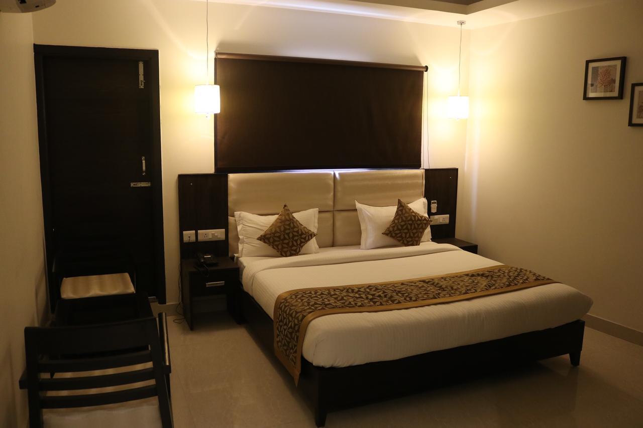Hotel Solitaire Chinhat 外观 照片