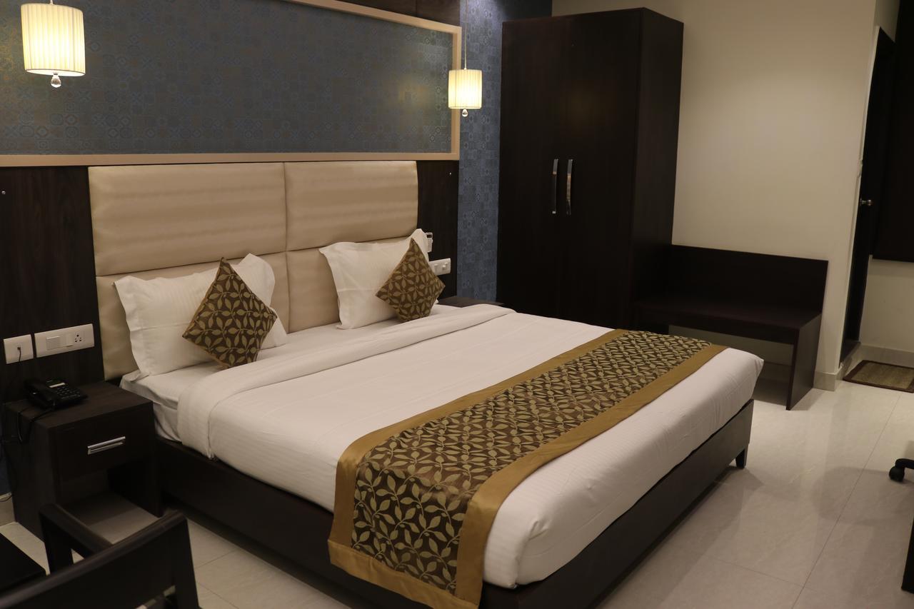 Hotel Solitaire Chinhat 外观 照片