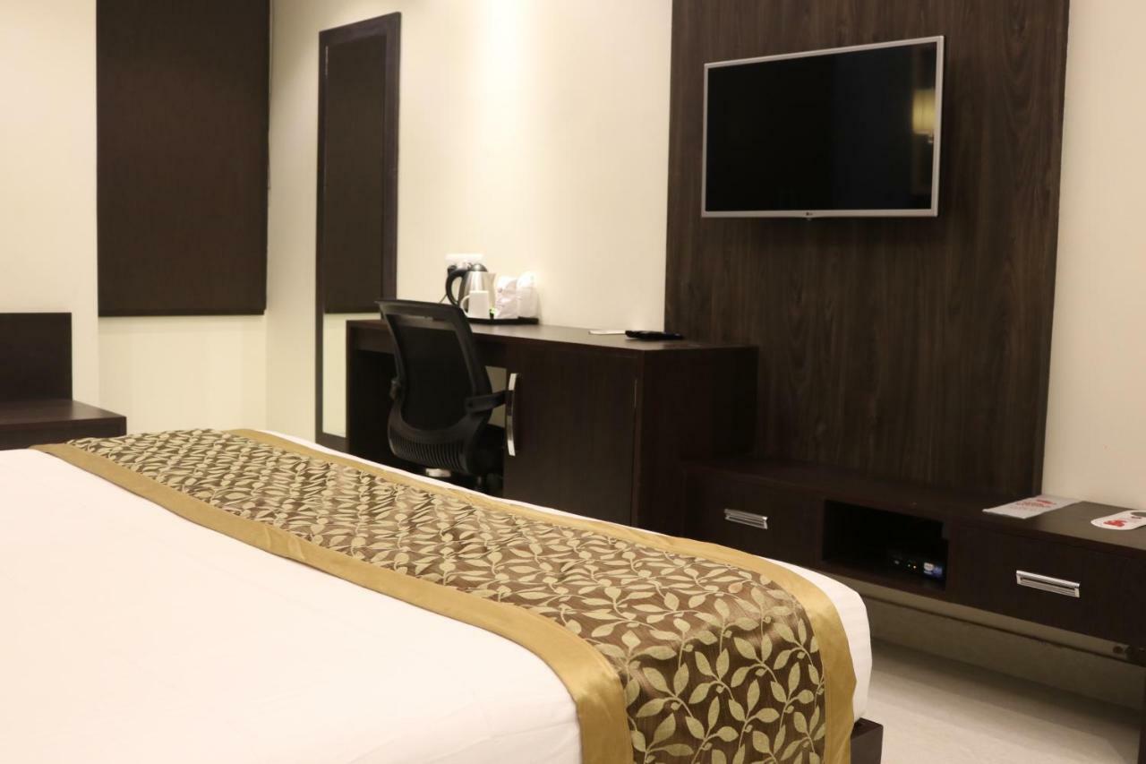 Hotel Solitaire Chinhat 外观 照片