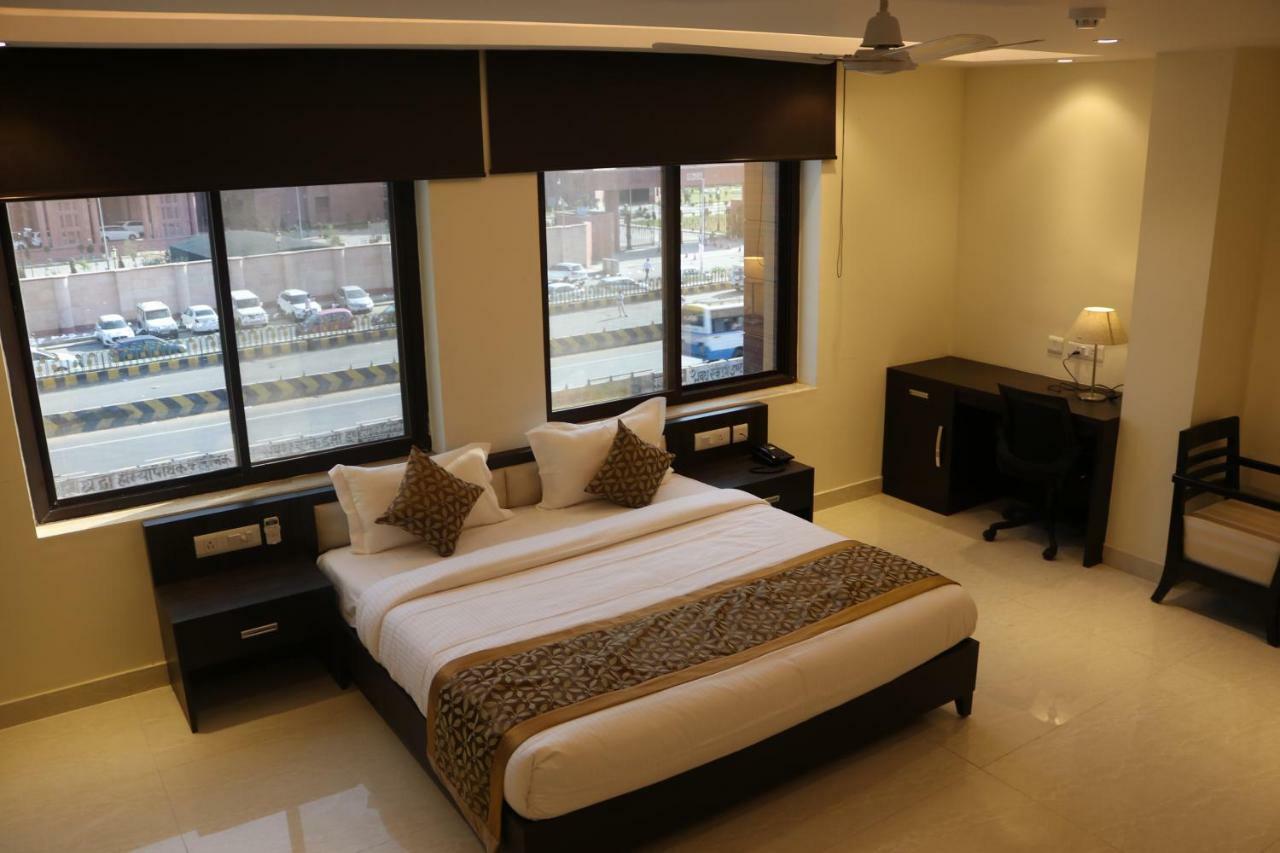 Hotel Solitaire Chinhat 外观 照片