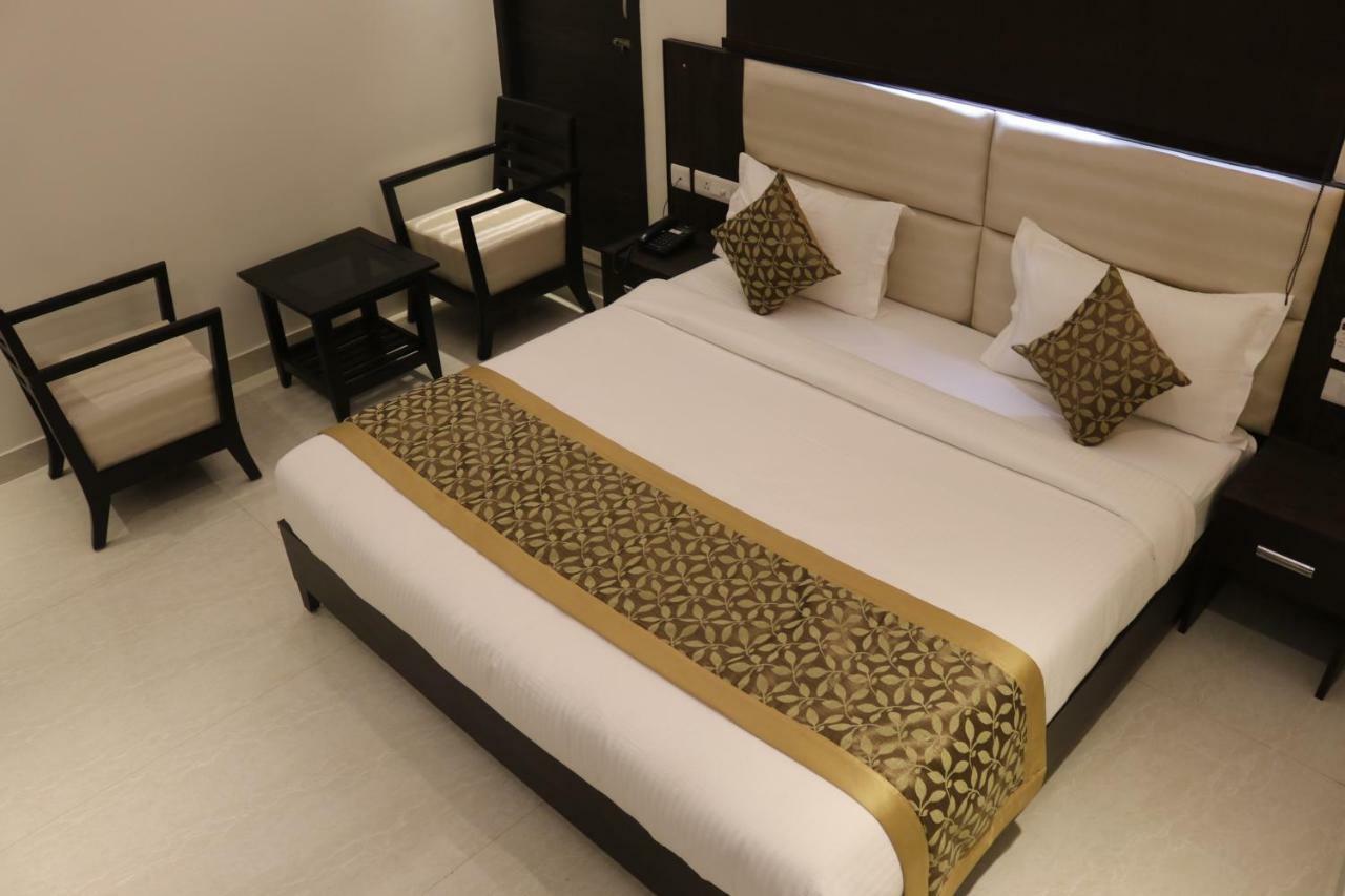 Hotel Solitaire Chinhat 外观 照片