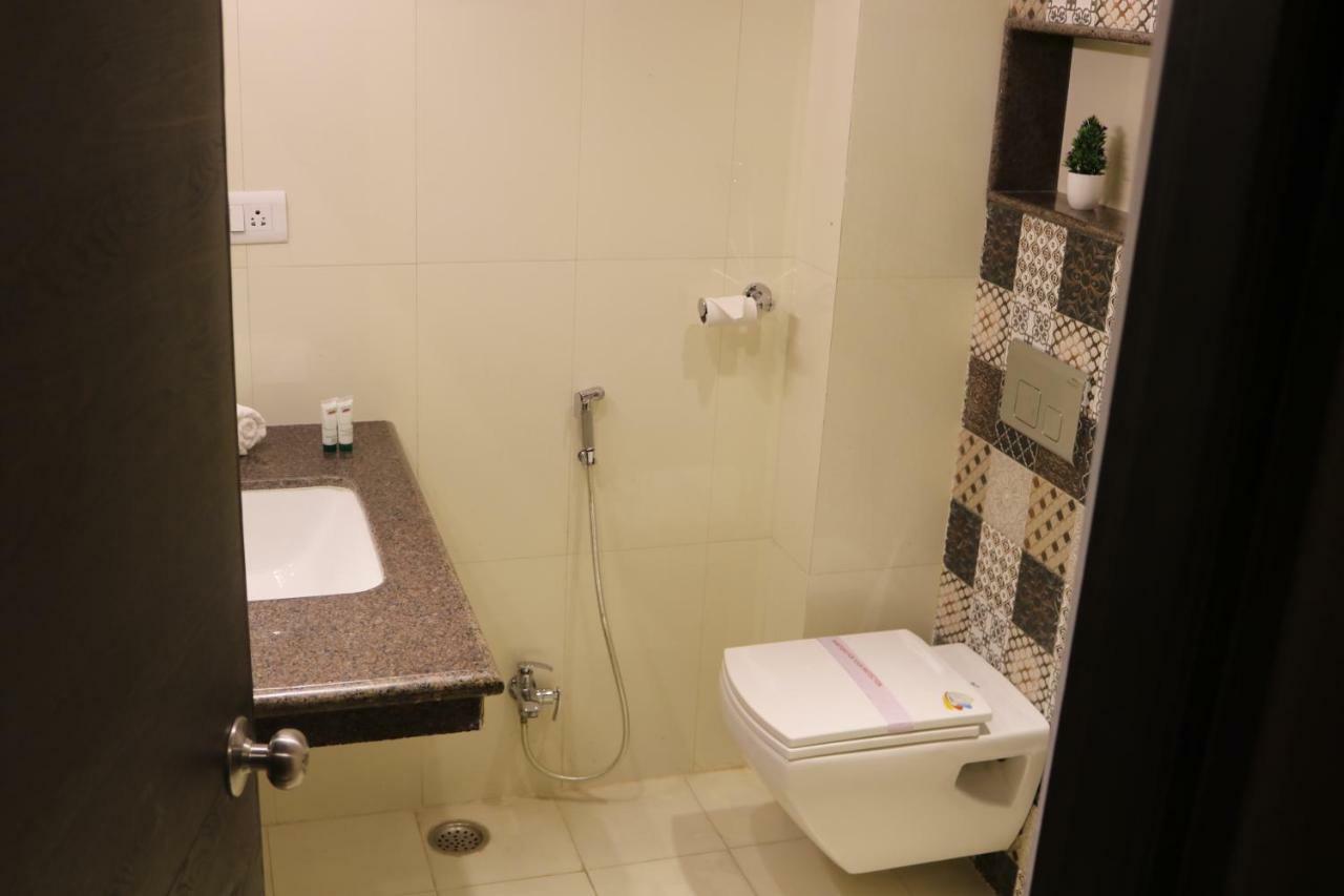 Hotel Solitaire Chinhat 外观 照片