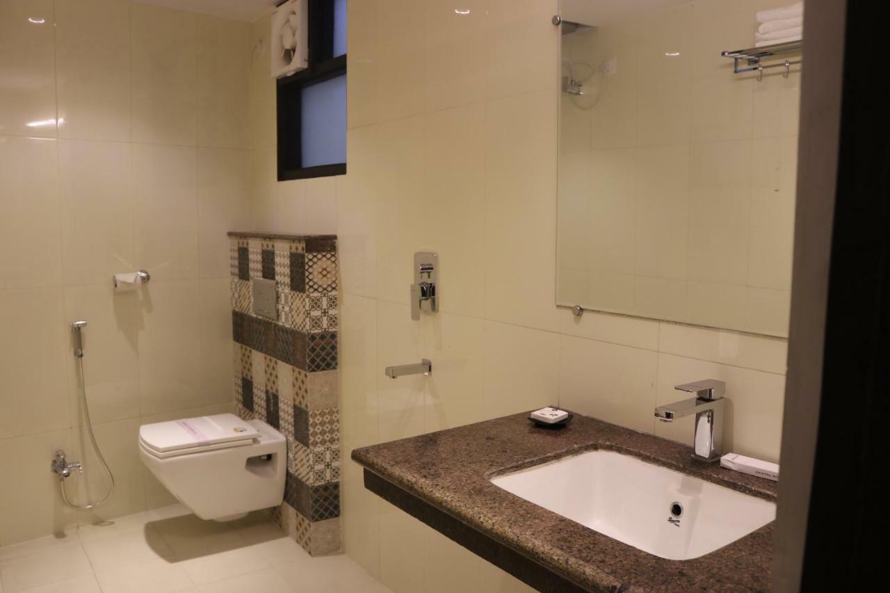 Hotel Solitaire Chinhat 外观 照片